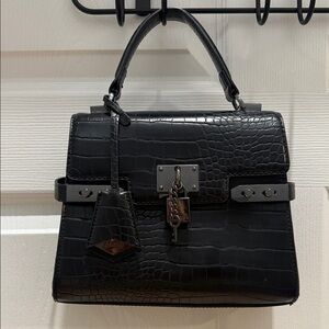 Elegant Black Crocodile Pattern Satchel